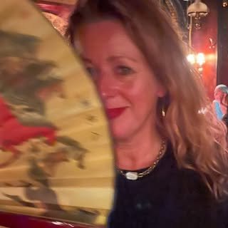 @rosieartattack profile