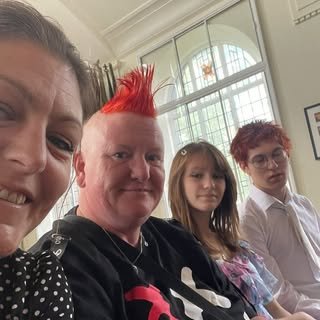 @suefevearts profile